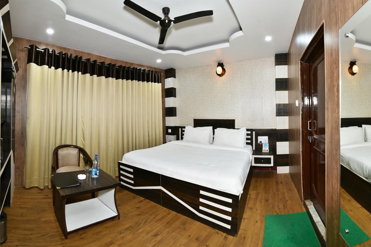 דרמסאלה Surbhi Guest House מראה חיצוני תמונה
