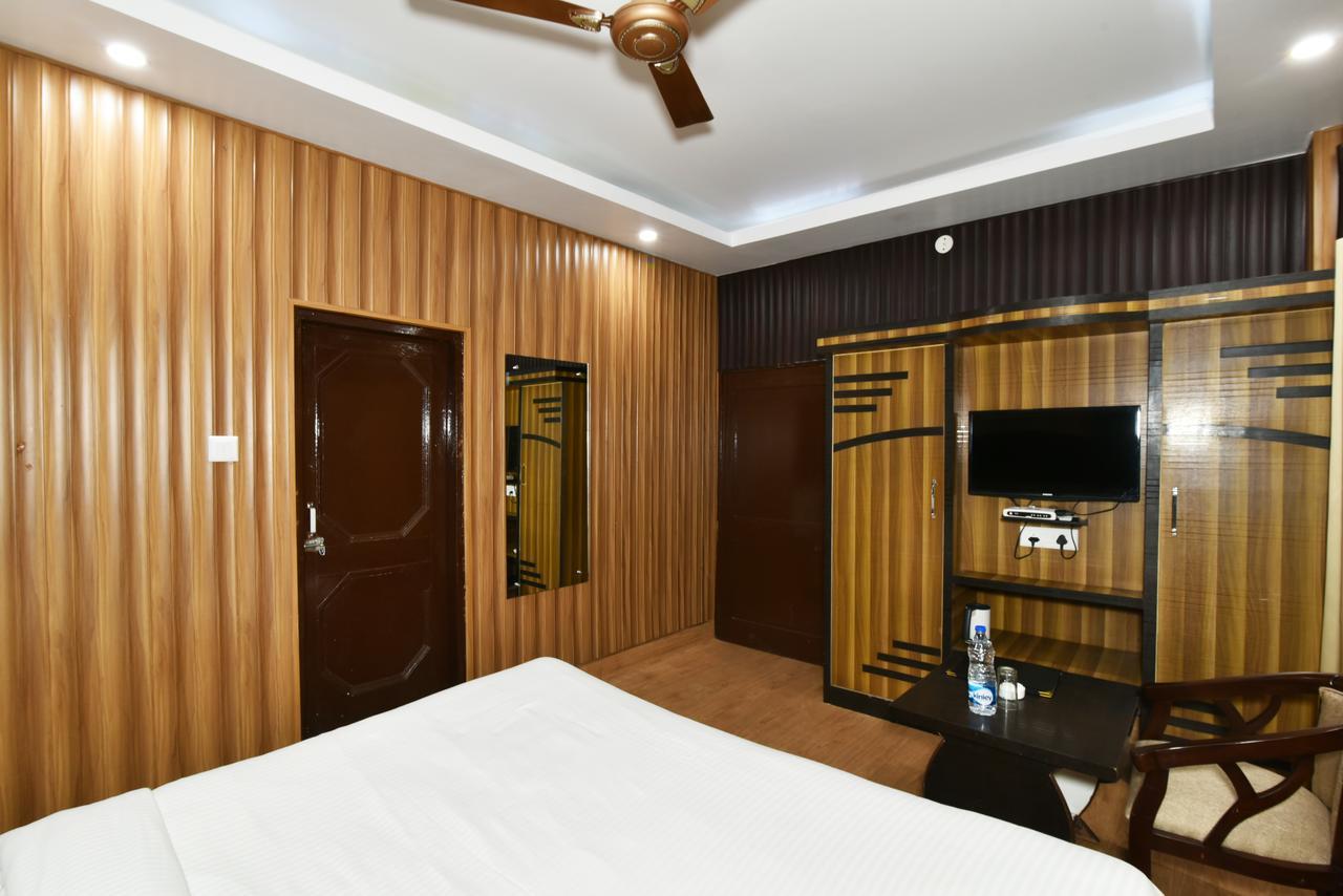 דרמסאלה Surbhi Guest House מראה חיצוני תמונה