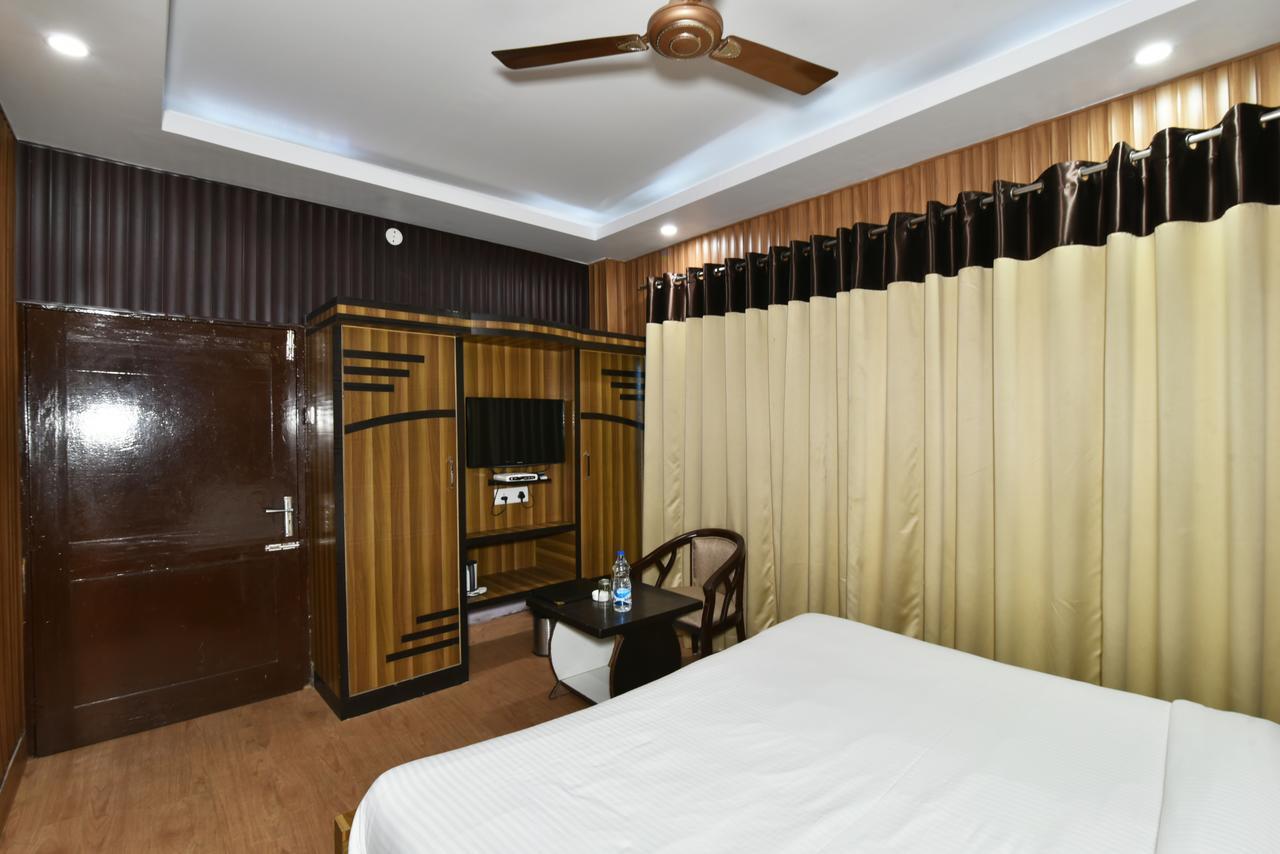 דרמסאלה Surbhi Guest House מראה חיצוני תמונה